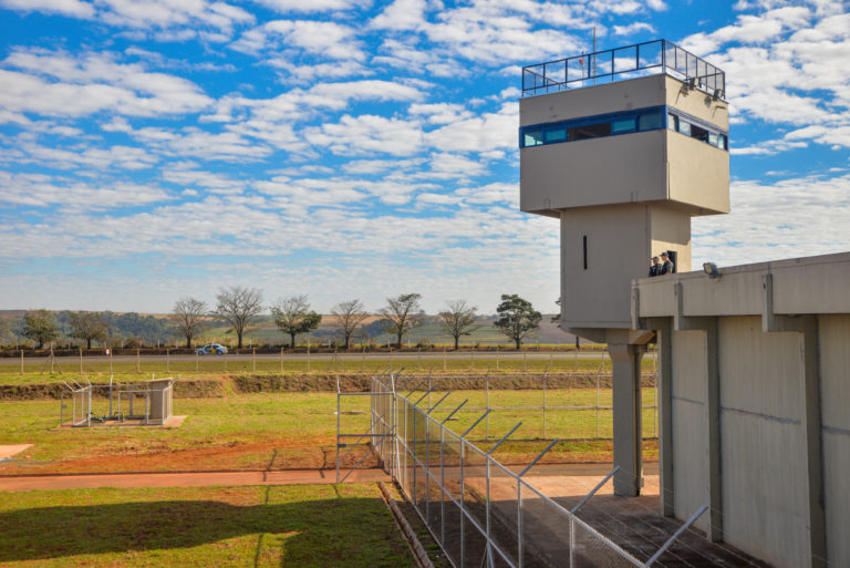 PRIVATIZAÇÃO DOS PRESÍDIOS É A SOLUÇÃO PARA O BRASIL?